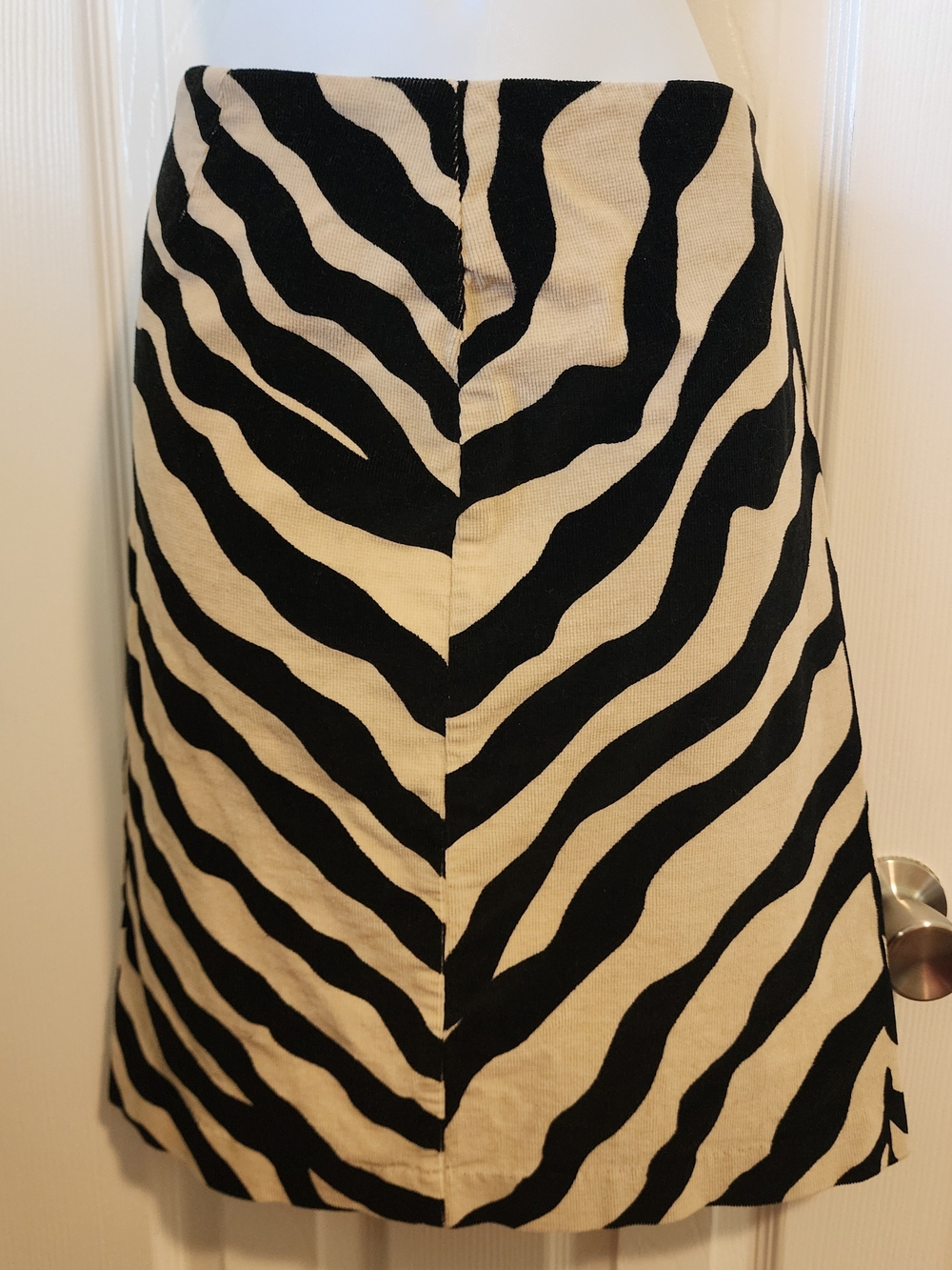 Isaac Mizrahi Black and Cream Zebra-Print A-Line Skirt